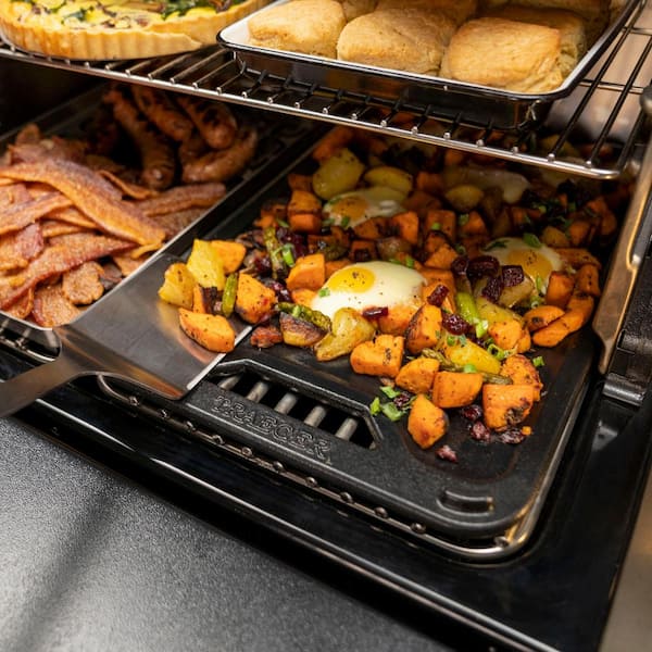 Traeger Cast Iron Griddle 18.2 in L X 11 in W